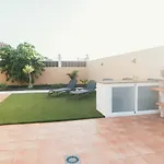 Moderne Met Verwarmd Zwembad In Villa