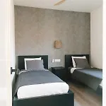 Moderne Met Verwarmd Zwembad In Villa *