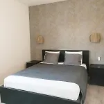 Moderne Met Verwarmd Zwembad In Villa *