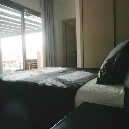 Moderne Met Verwarmd Zwembad In Βίλα