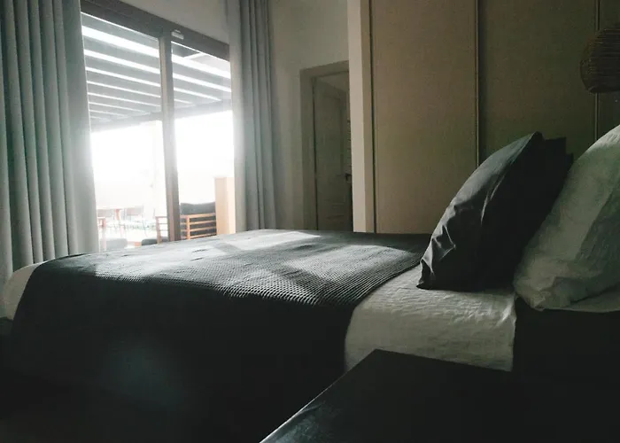 Moderne Met Verwarmd Zwembad In Βίλα