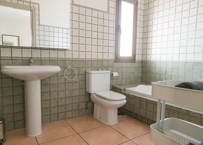 Moderne Met Verwarmd Zwembad In Βίλα Κοραλέχο