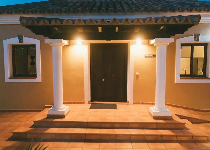 Βίλα Moderne Met Verwarmd Zwembad In Κοραλέχο