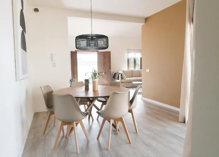 Βίλα Moderne Met Verwarmd Zwembad In Κοραλέχο