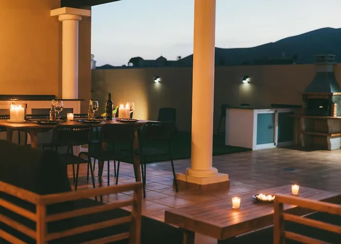 Moderne Met Verwarmd Zwembad In * Κοραλέχο